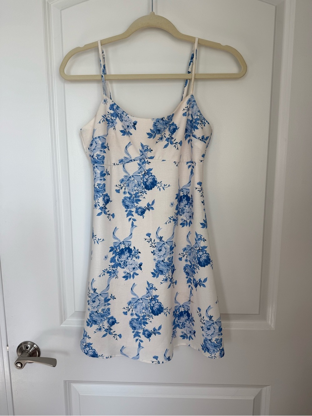 Altar’d State small Blue Floral Spaghetti-Strap Dress - White & Blue
